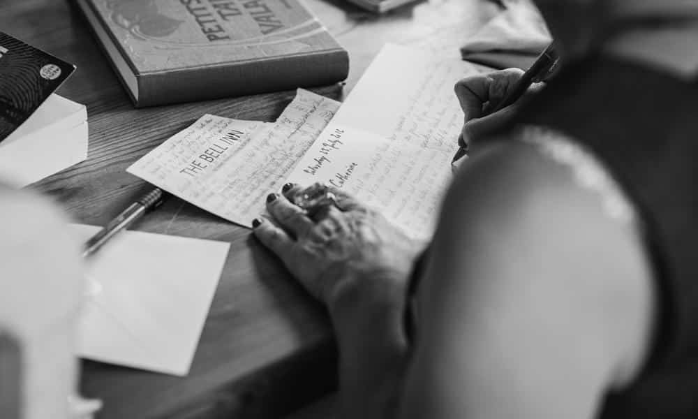 Jak zacząć naukę kaligrafii? Praktyczny przewodnik dla początkujących