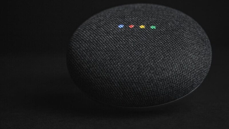 Integracja asystentów głosowych z urządzeniami smart home – przyszłość technologii w Twoim domu